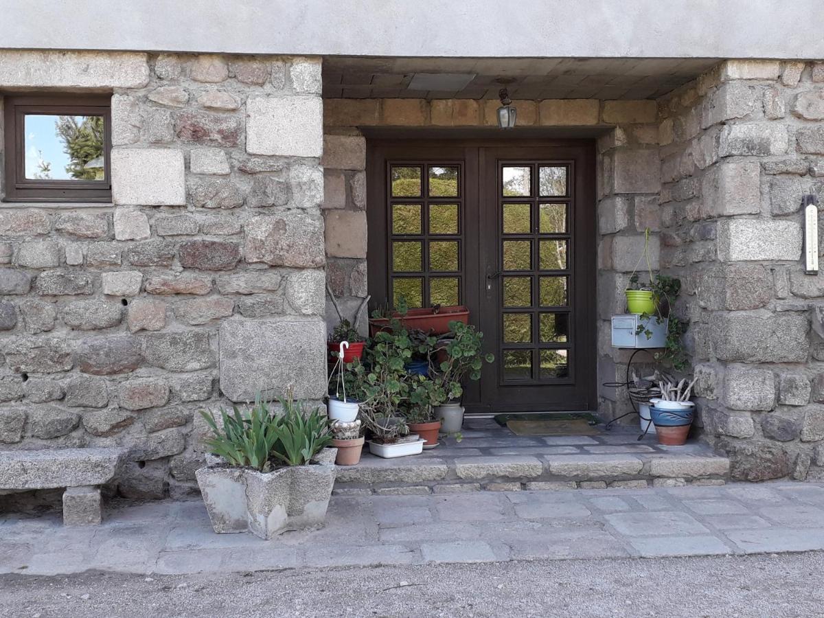 Hotel Chambre de la baronne de Rochegrosse Saint-Maurice-en-Gourgois Exterior foto